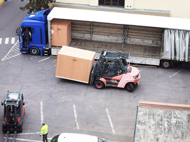 Photos Shipping Department
